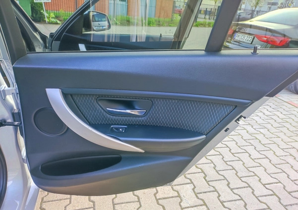 BMW Seria 3 cena 63500 przebieg: 89425, rok produkcji 2016 z Serock małe 631